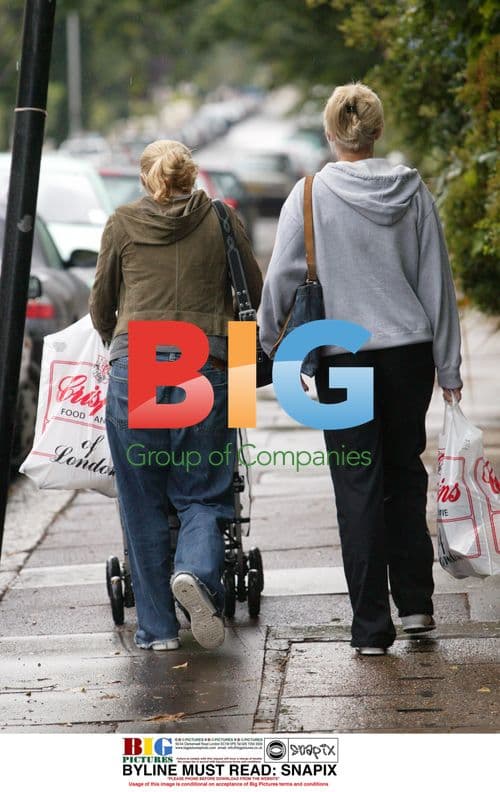 Gail Hipgrave out shopping with daughter and friend