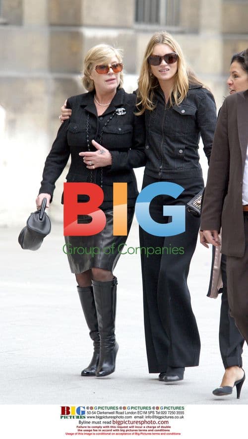 Kate Moss and Marianne Faithfull at Chanel Fashion Show