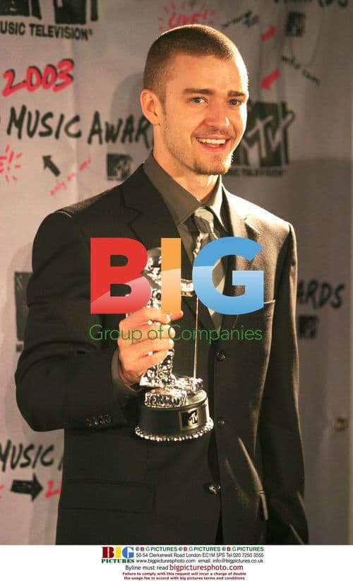 Taylor Swift Promotes New Album