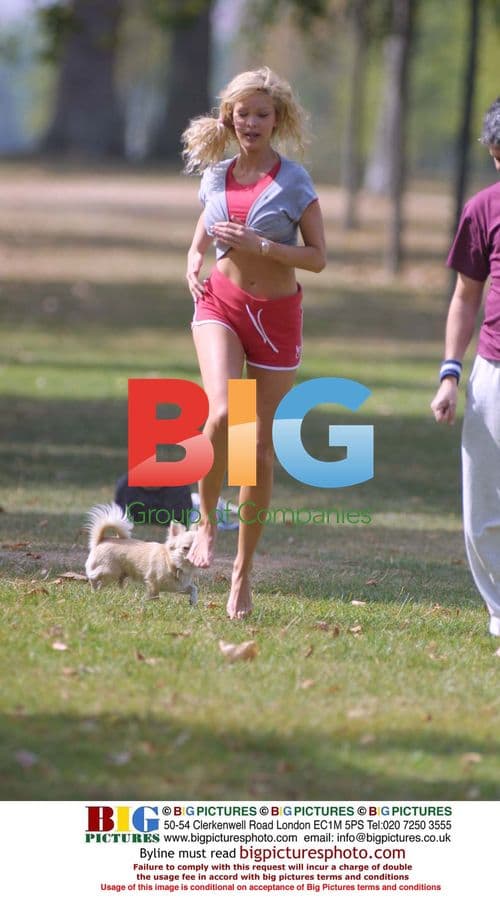 Alicia Douvall exercises in London park