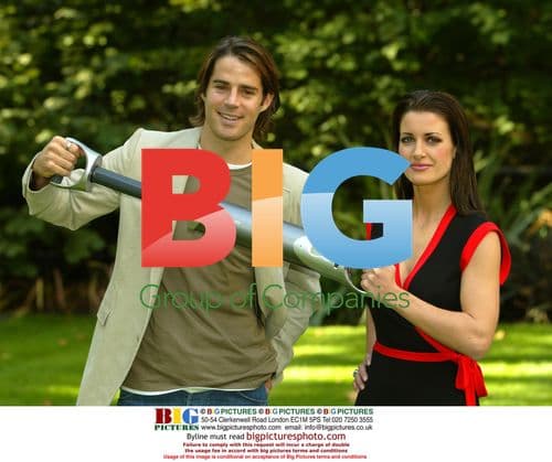 Kirsty Gallacher and Jamie Redknapp sign with Slendertone