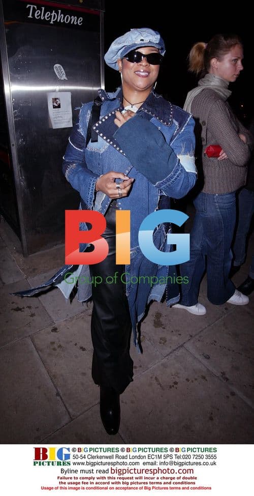 Priyanka Chopra Arrives at Oscars Red Carpet