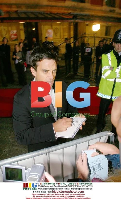 Robbie Williams at Fashion Rock fundraiser