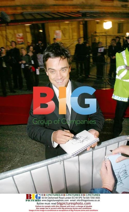 Robbie Williams at Fashion Rock Fundraiser