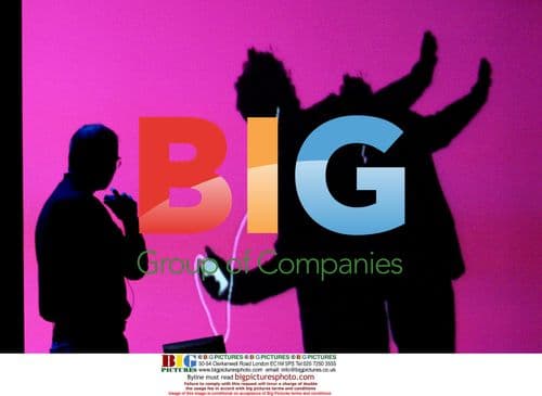 Steve Jobs announces iTunes for Windows