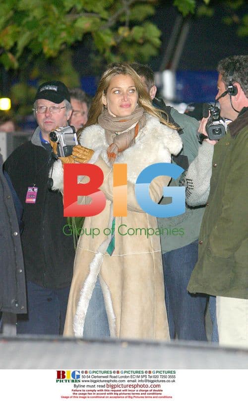 David Blaine Emerges from Perspex Box After 44 Days