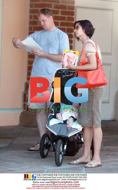 Catherine Bell with family at Malibu market