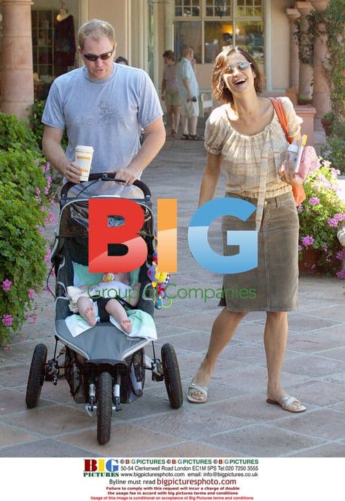 Catherine Bell and family at Malibu market