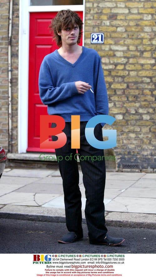 Sadie Frost and boyfriend shop for party supplies