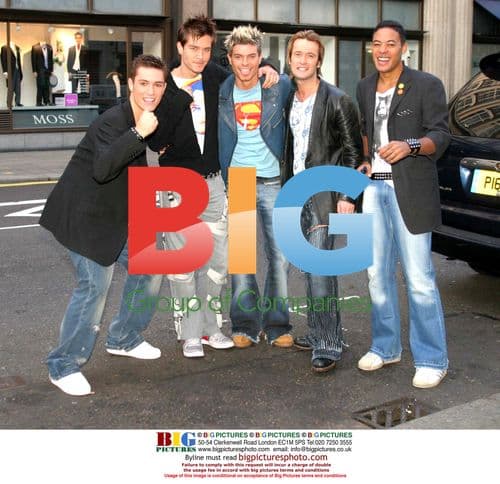 Boy Band Phixx Leaving Whiteleys Shopping Centre