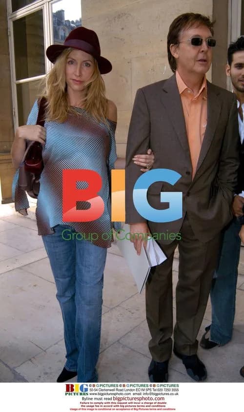 Paul McCartney & pregnant wife Heather