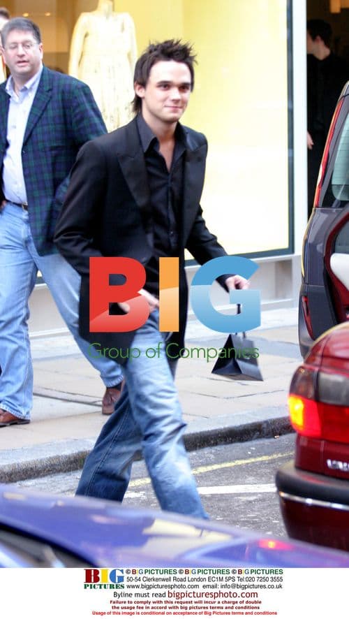 Gareth Gates Goes Shopping on Bond Street