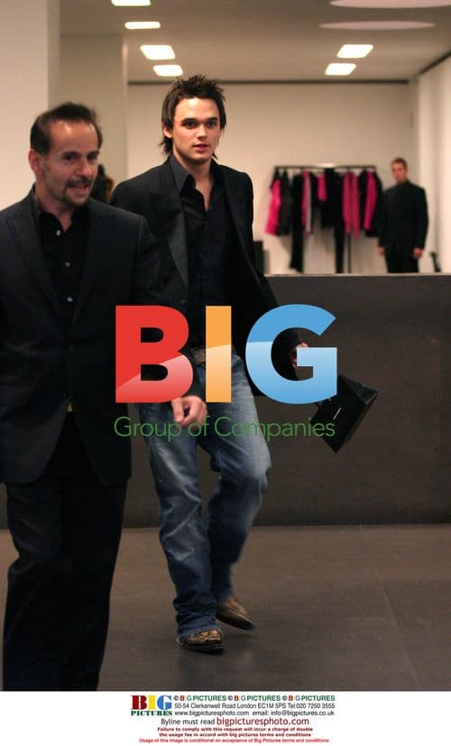 Singer Gareth Gates goes shopping in London