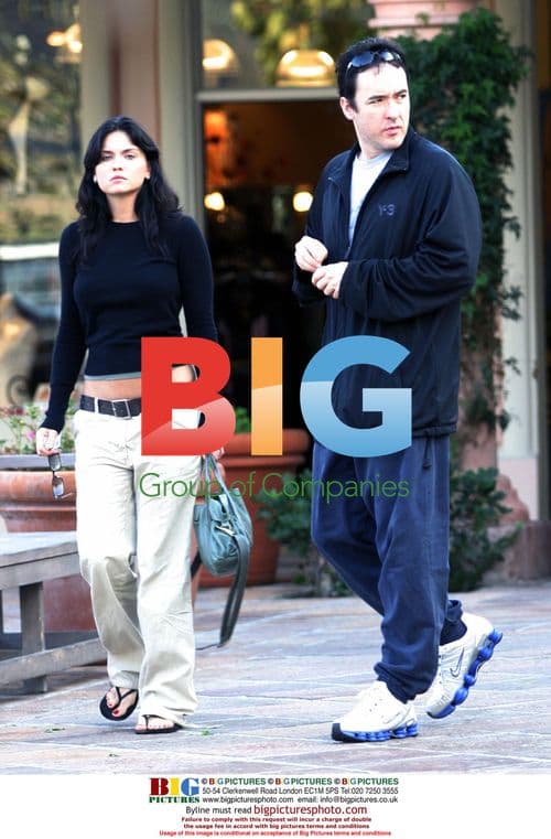 Jodi Lynn O'Keefe Spotted with Ring