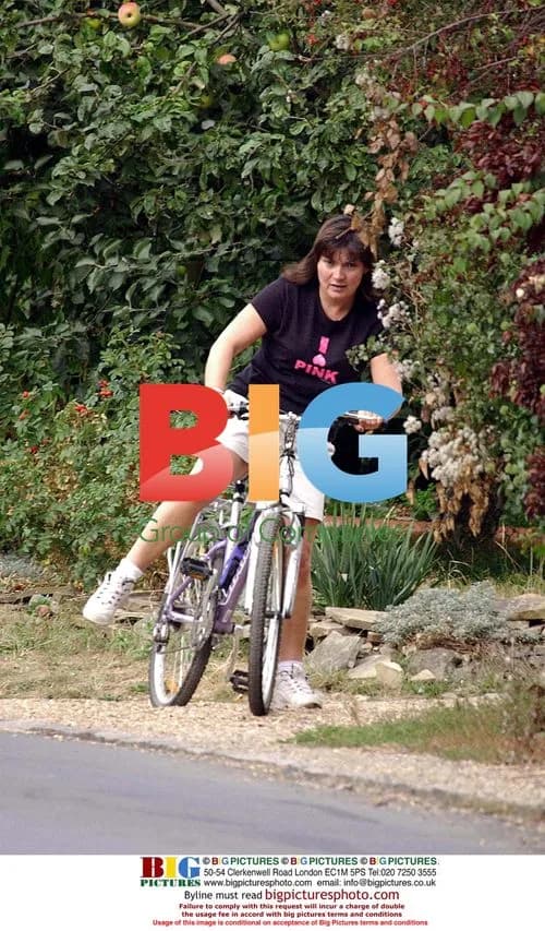 Lorraine Kelly Bike Ride with Family