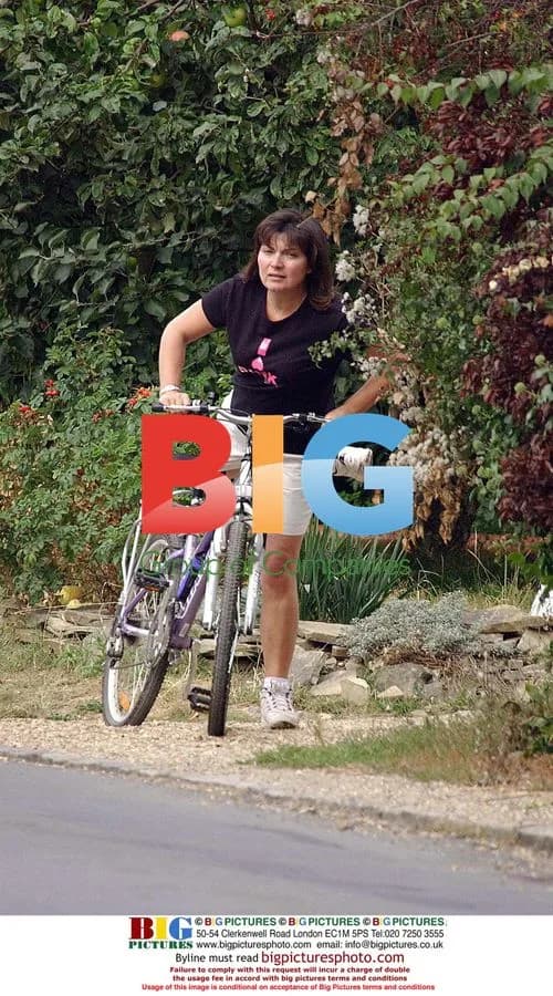 Lorraine Kelly Bike Ride with Family
