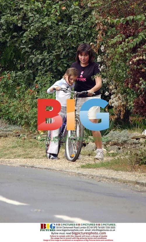 Lorraine Kelly Bike Ride with Family