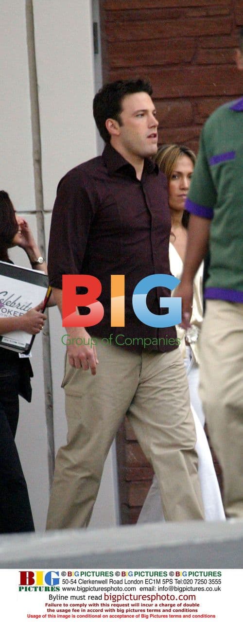 Affleck and Lopez at Celebrity Poker in Vegas