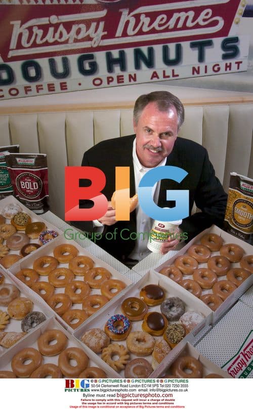 Adele sings at outdoor concert