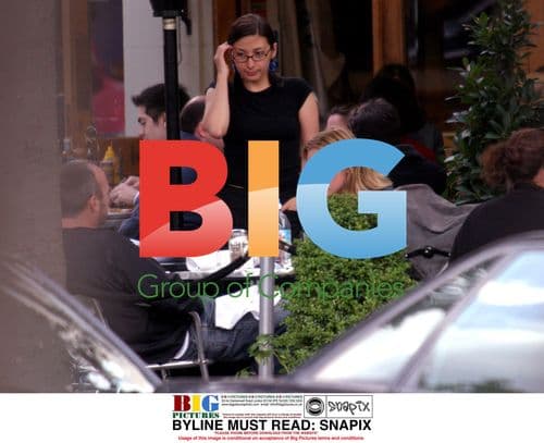 Zooey Deschanel Attends Movie Premiere