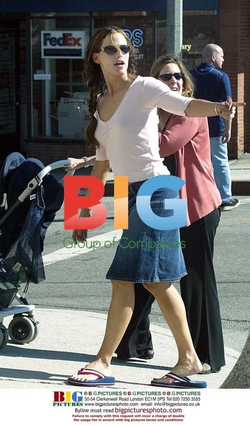Jennifer Garner out with friend and baby