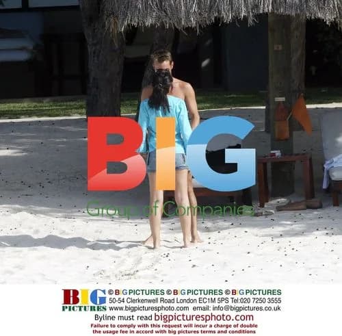 Dannii Minogue's Holiday with Boyfriend in Mauritius