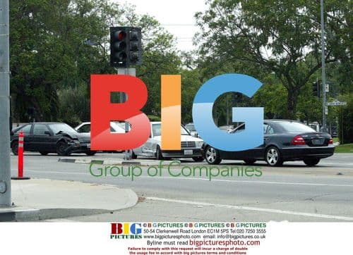 Sharon Stone helps at car accident scene