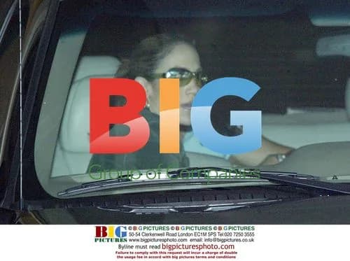 Jennifer Lopez Leaving Office in Beverly Hills