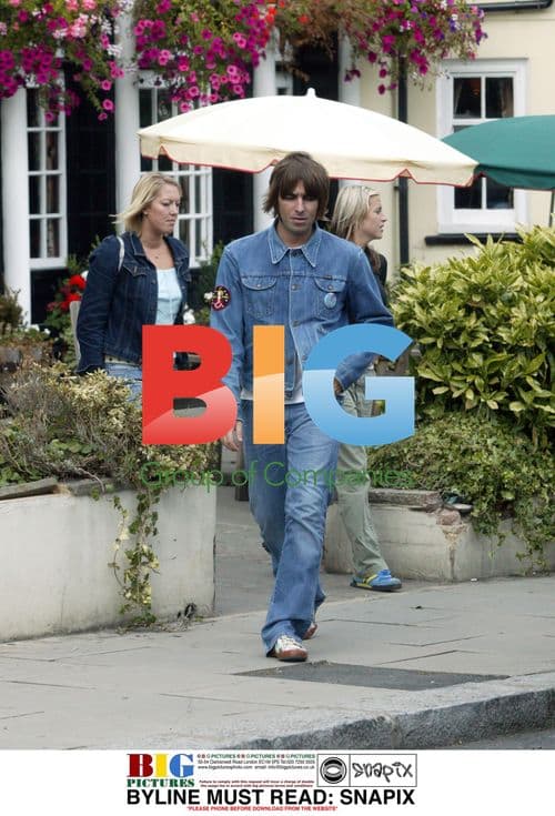 Liam Gallagher and Nicole Appleton Enjoy Pub Lunch