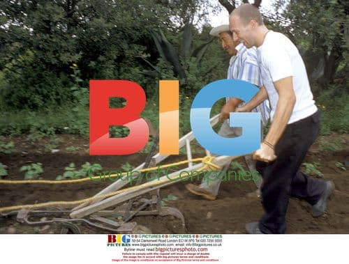 Coldplay's Chris Martin Meets Mexican Farmer