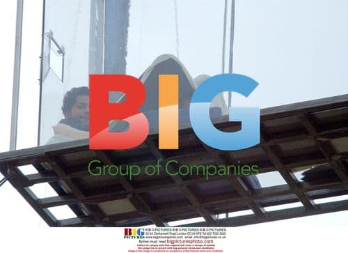 David Blaine in Glass Box