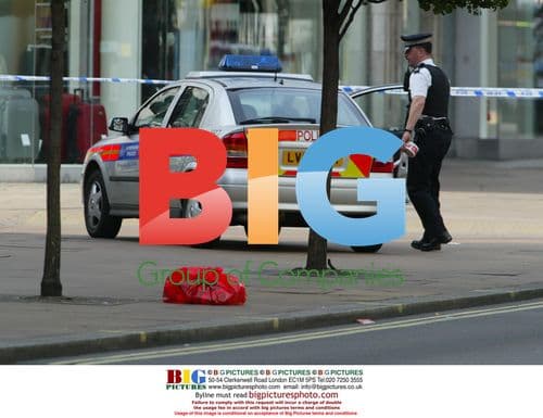 Bomb Scare Diverts Traffic on Oxford Street