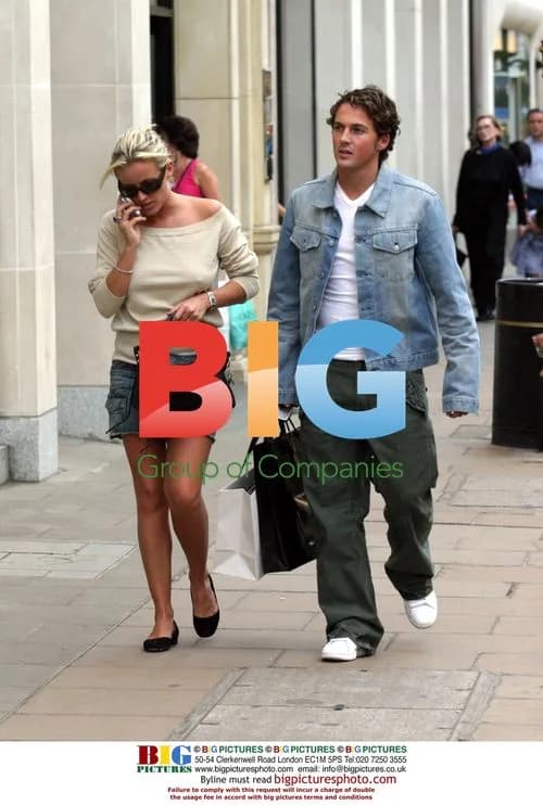 TV Actress Davina Taylor Shopping