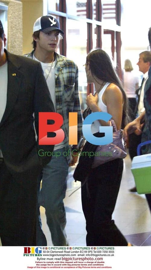 Demi Moore and Ashton Kutcher at Las Vegas Airport