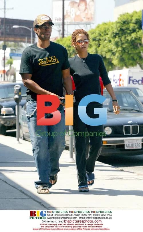 Halle Berry chased down for forgotten bag