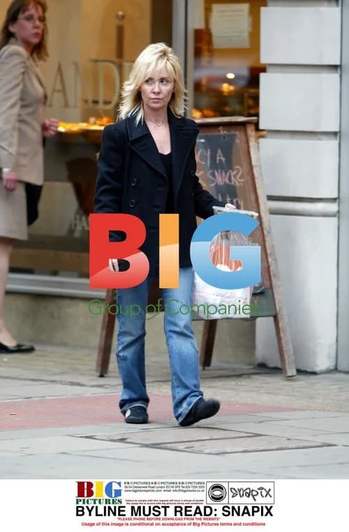 Singer Lulu shops in London's West End