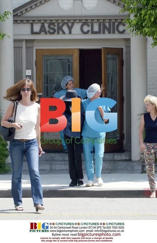 Barbra Streisand Leaving Plastic Surgeon