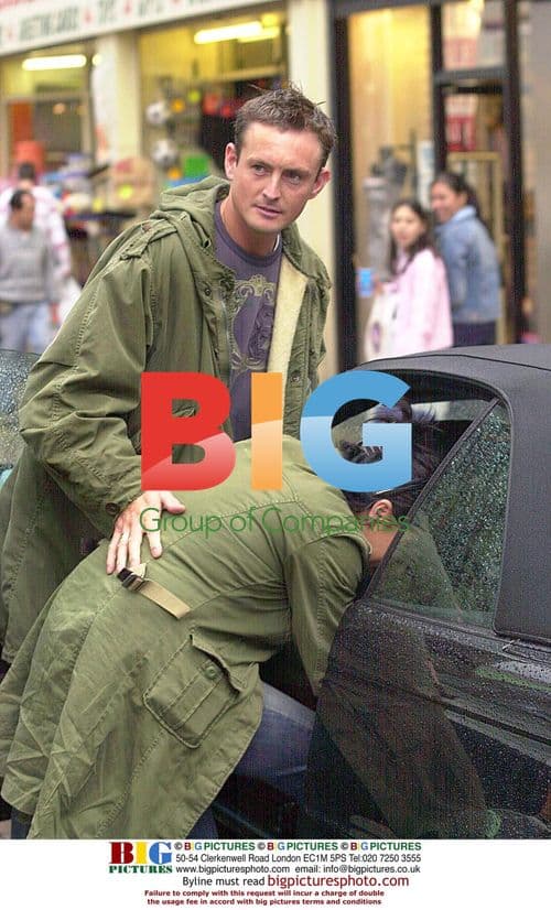 Jessie Wallace and Dave Morgan Shopping