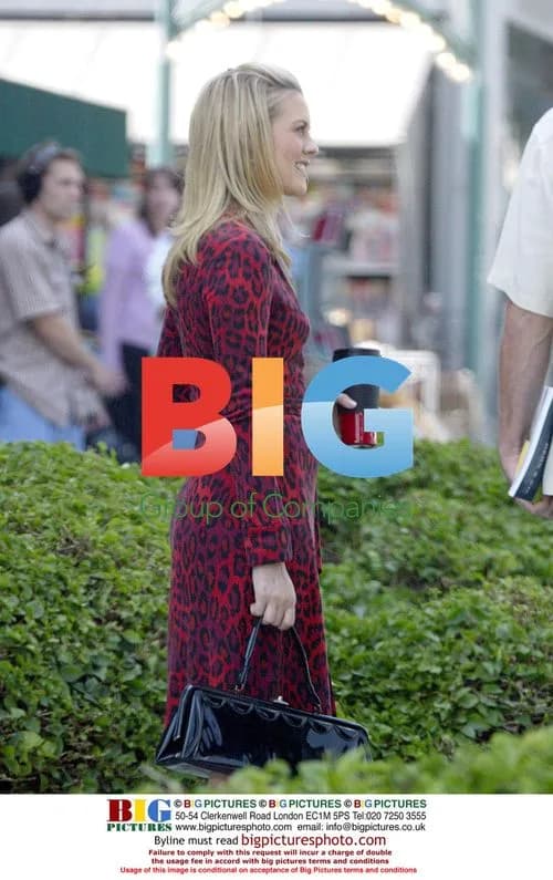 Alicia Silverstone on MixMatch Set