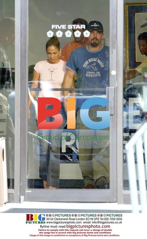 Ben Affleck and Jennifer Lopez Shopping
