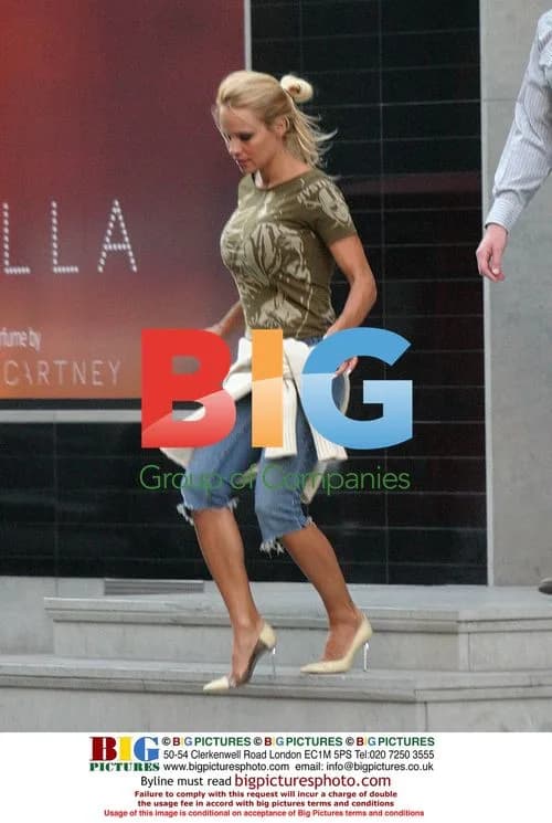 Pamela Anderson Leaves Stella McCartney Store