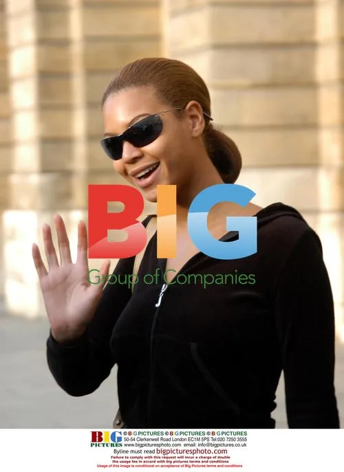 Beyonce Knowles leaving Ritz Hotel