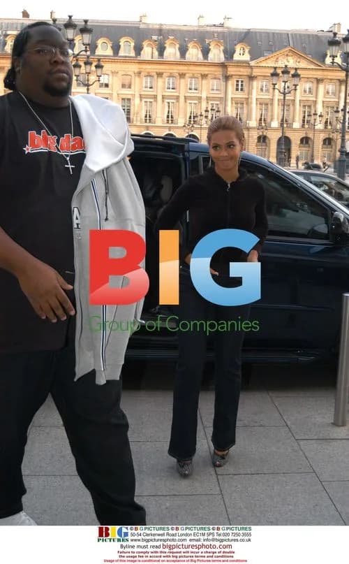 Beyoncé Knowles arrives at Ritz Hotel in Paris