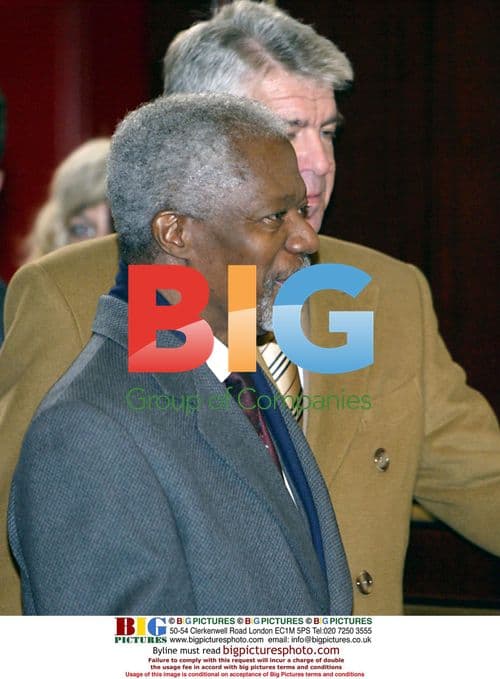 UN Secretary General KOFI ANNAN arriving at Moscow airport