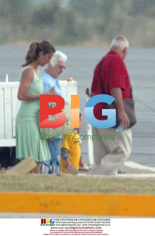 Celine Dion and family boarding jet in Mexico
