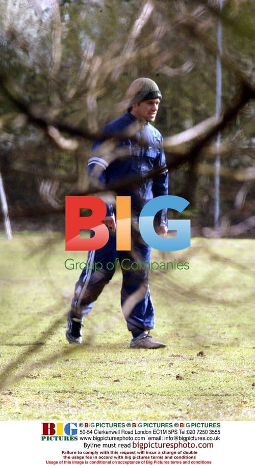 Robbie Williams and Jonathan Wilkes play football