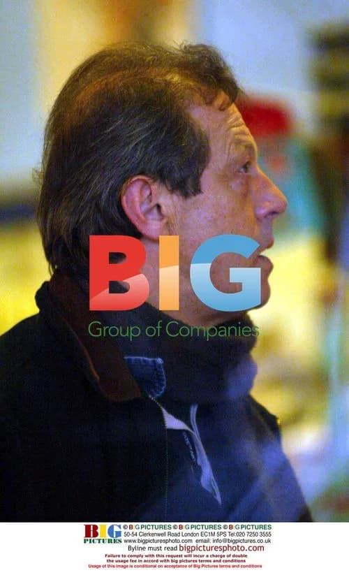 Leslie Grantham shopping