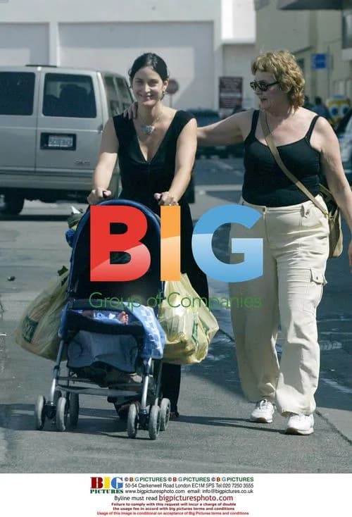 Carrie Ann Moss Grocery Shopping with Family