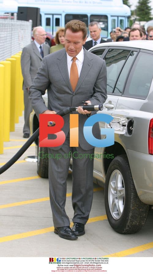 Arnold Schwarzenegger Announces California Hydrogen Highways Network