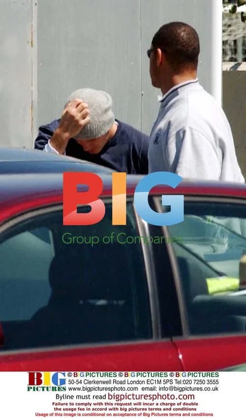 David Beckham Avoids Photographers in Madrid